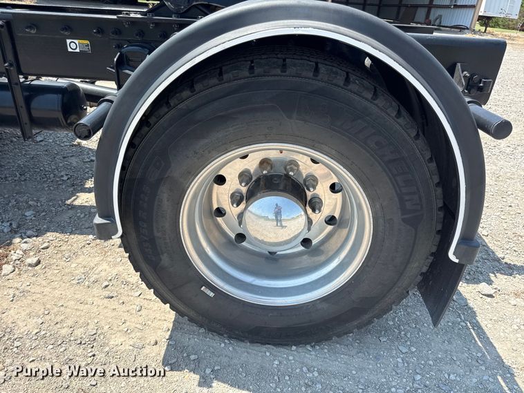 image for item EV6091 2010 Peterbilt 337 semi truck