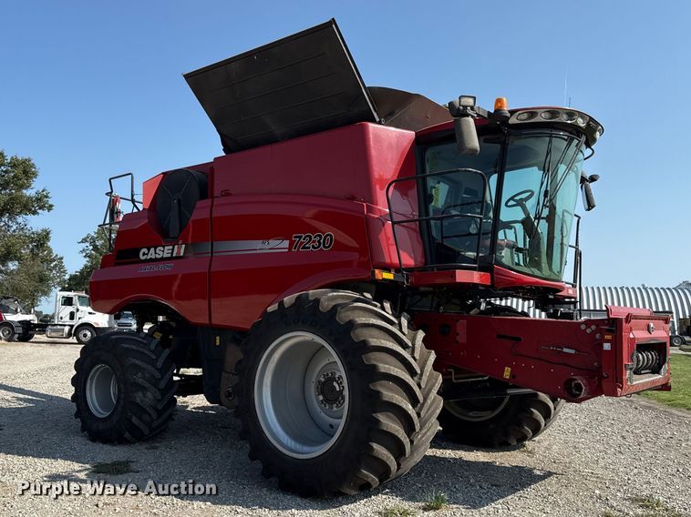image for item EV6092 2013 Case IH 7230 combine