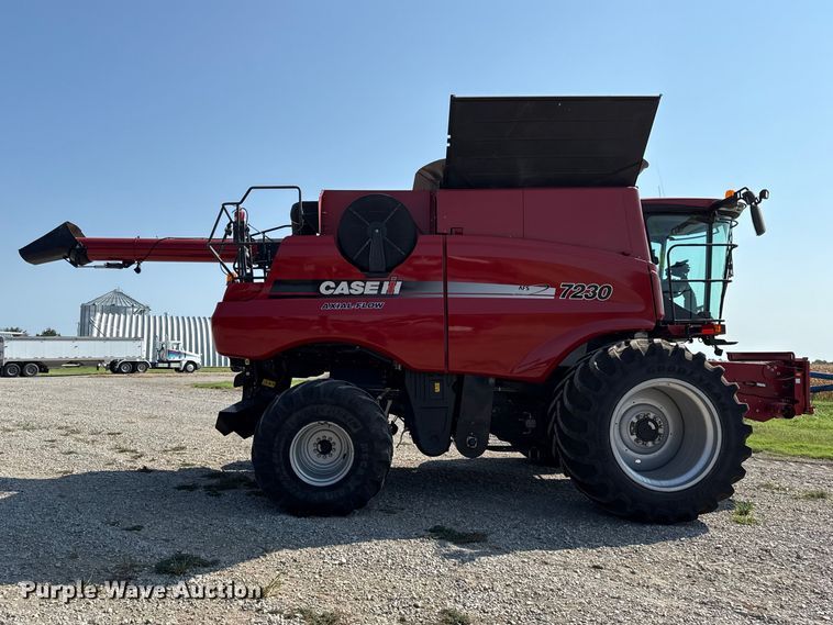 image for item EV6092 2013 Case IH 7230 combine