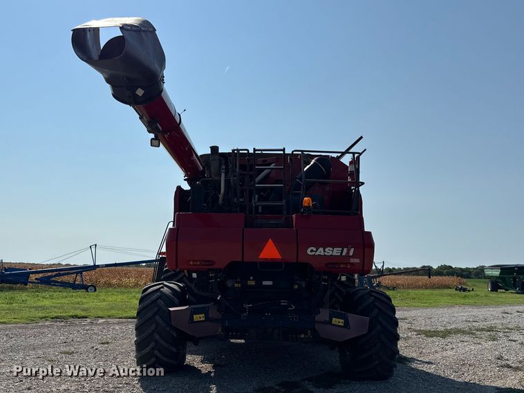 image for item EV6092 2013 Case IH 7230 combine