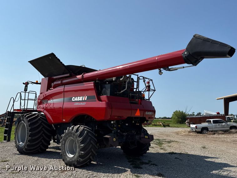 image for item EV6092 2013 Case IH 7230 combine