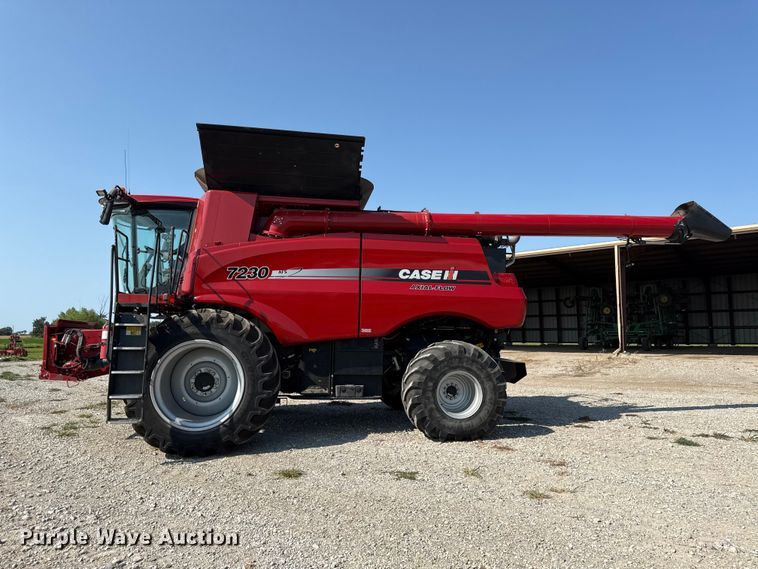 image for item EV6092 2013 Case IH 7230 combine