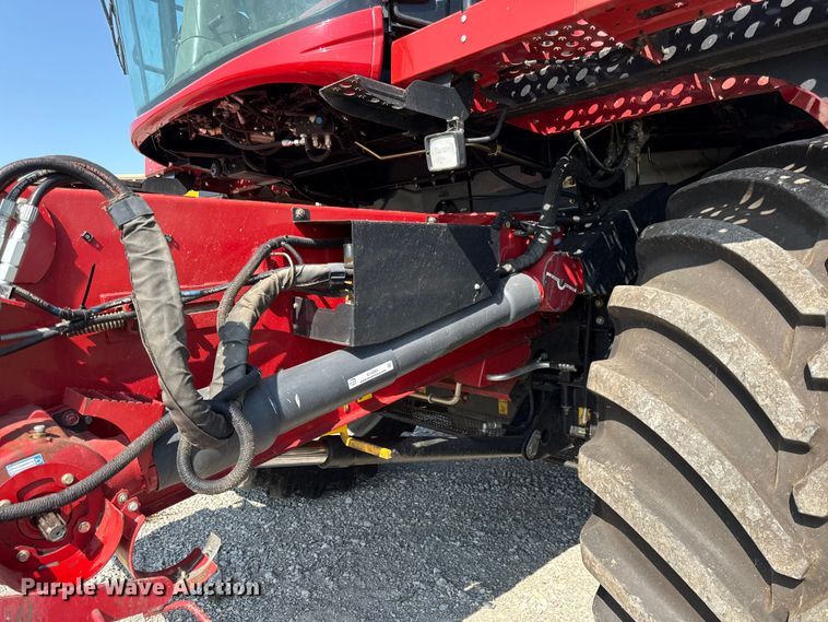 image for item EV6092 2013 Case IH 7230 combine