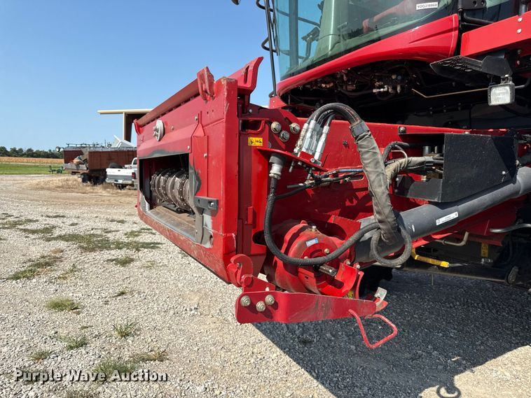 image for item EV6092 2013 Case IH 7230 combine