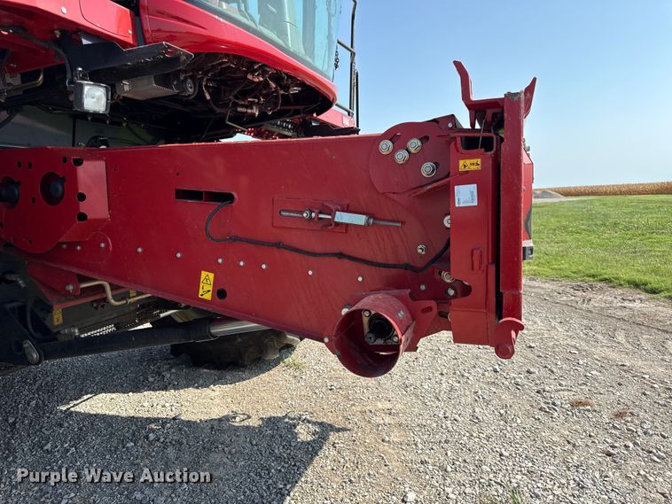 image for item EV6092 2013 Case IH 7230 combine