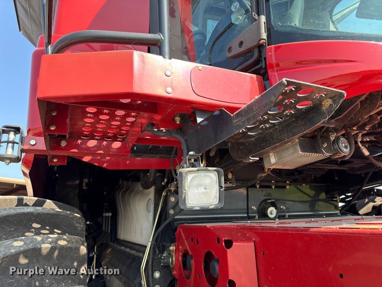 image for item EV6092 2013 Case IH 7230 combine