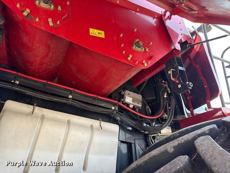 image for item EV6092 2013 Case IH 7230 combine