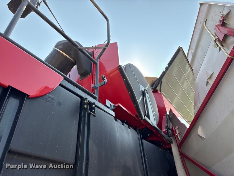 image for item EV6092 2013 Case IH 7230 combine