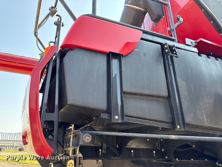 image for item EV6092 2013 Case IH 7230 combine