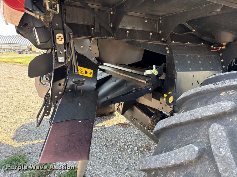 image for item EV6092 2013 Case IH 7230 combine
