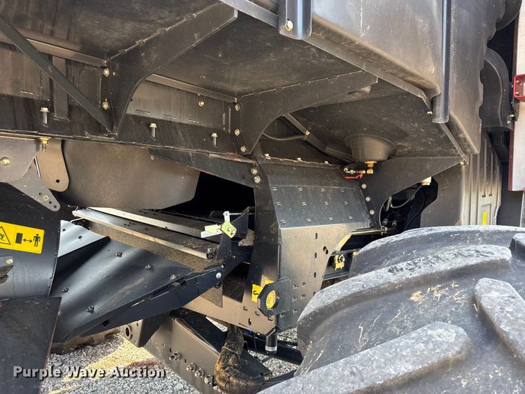 image for item EV6092 2013 Case IH 7230 combine