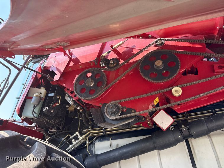 image for item EV6092 2013 Case IH 7230 combine