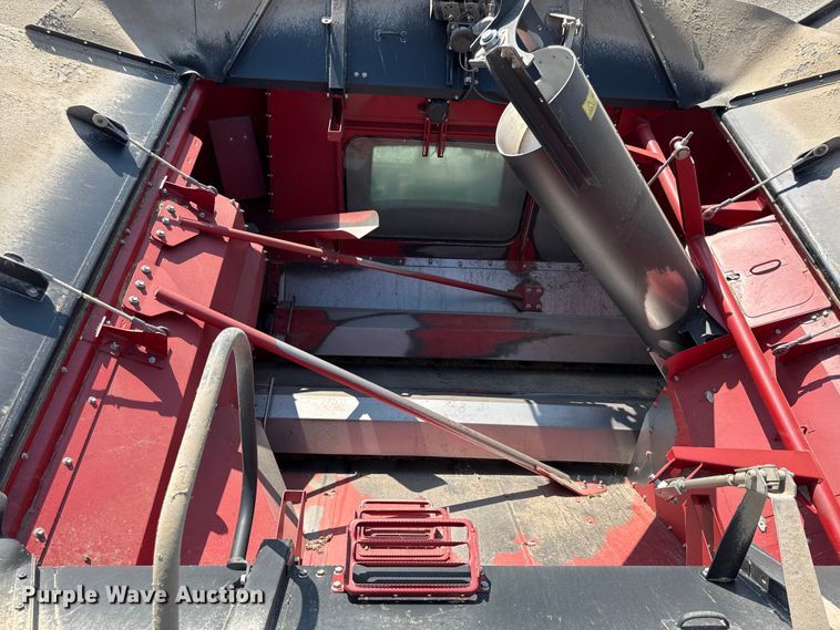 image for item EV6092 2013 Case IH 7230 combine