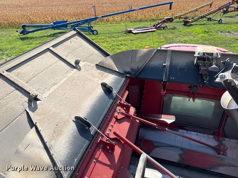 image for item EV6092 2013 Case IH 7230 combine