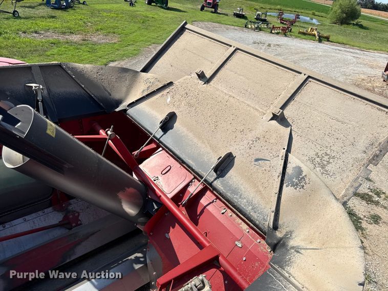 image for item EV6092 2013 Case IH 7230 combine