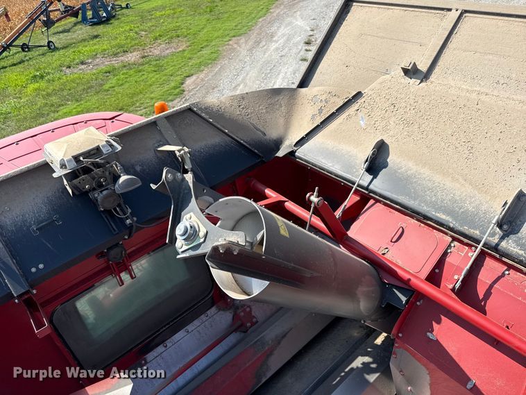 image for item EV6092 2013 Case IH 7230 combine