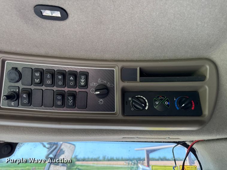 image for item EV6092 2013 Case IH 7230 combine
