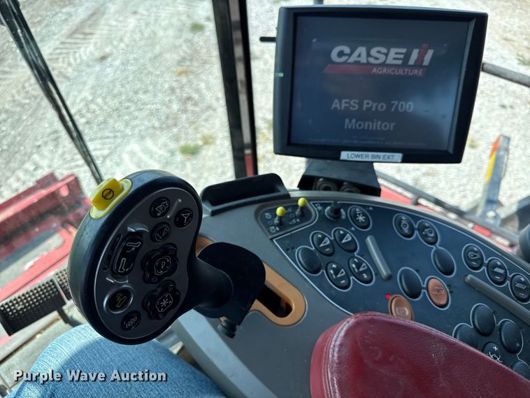 image for item EV6092 2013 Case IH 7230 combine