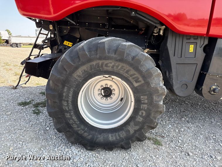 image for item EV6092 2013 Case IH 7230 combine