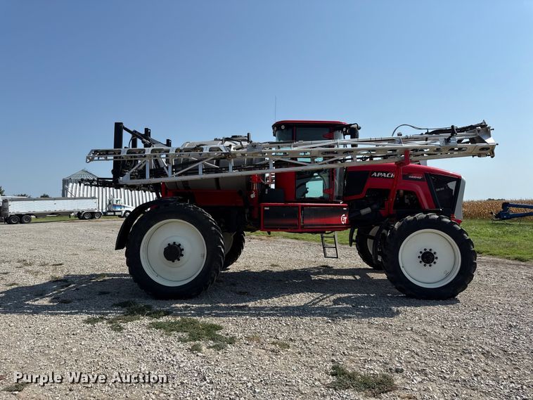 image for item EV6098 2020 Apache AS1040 sprayer