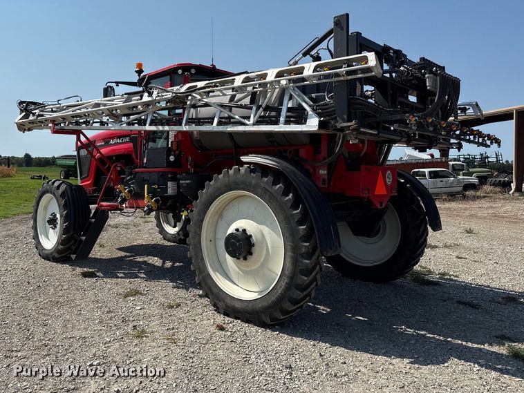 image for item EV6098 2020 Apache AS1040 sprayer