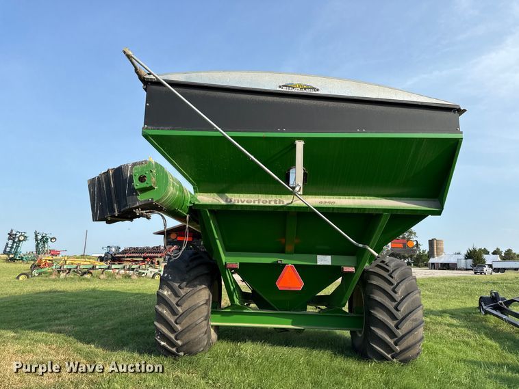 image for item EV6099 Unverferth GC9250 grain cart