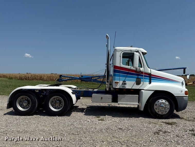 image for item EV6107 2000 Freightliner Century semi truck
