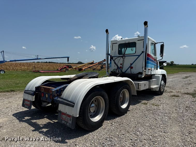image for item EV6107 2000 Freightliner Century semi truck