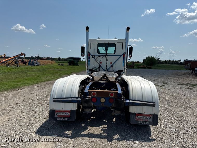 image for item EV6107 2000 Freightliner Century semi truck