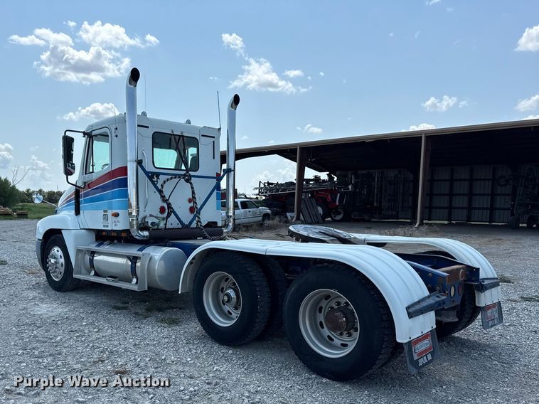 image for item EV6107 2000 Freightliner Century semi truck