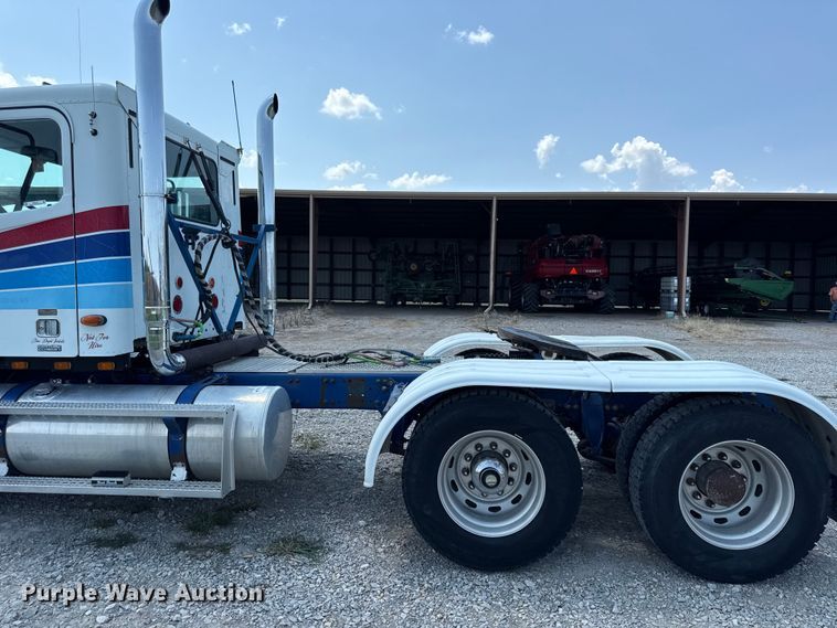 image for item EV6107 2000 Freightliner Century semi truck