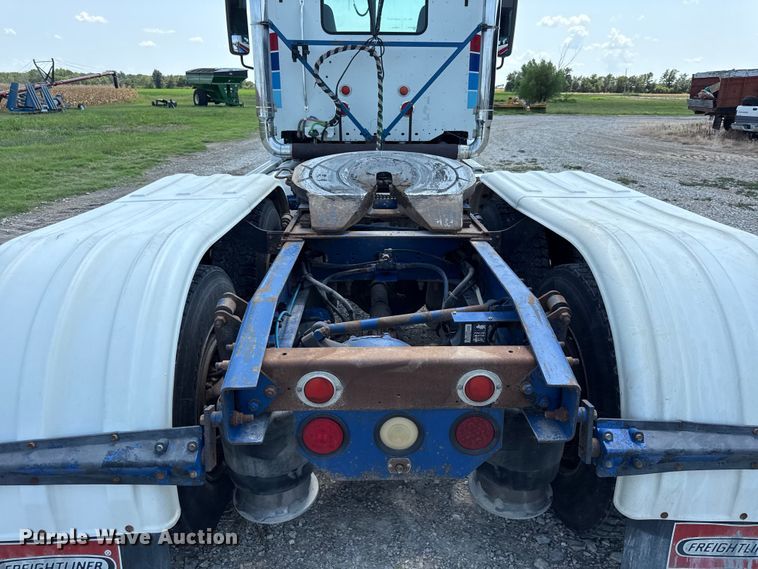 image for item EV6107 2000 Freightliner Century semi truck