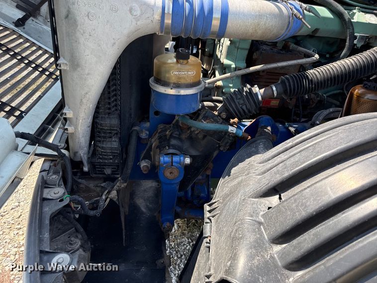 image for item EV6107 2000 Freightliner Century semi truck