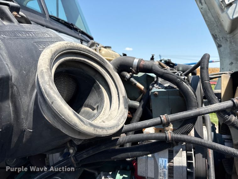 image for item EV6107 2000 Freightliner Century semi truck