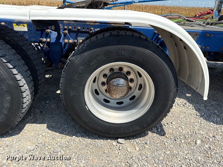 image for item EV6107 2000 Freightliner Century semi truck