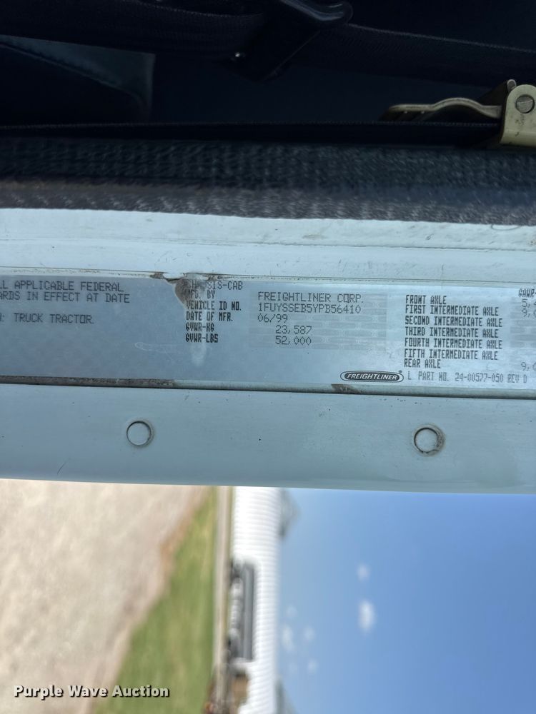 image for item EV6107 2000 Freightliner Century semi truck