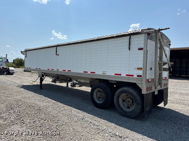 image for item EV6108 2004 Timpte grain trailer