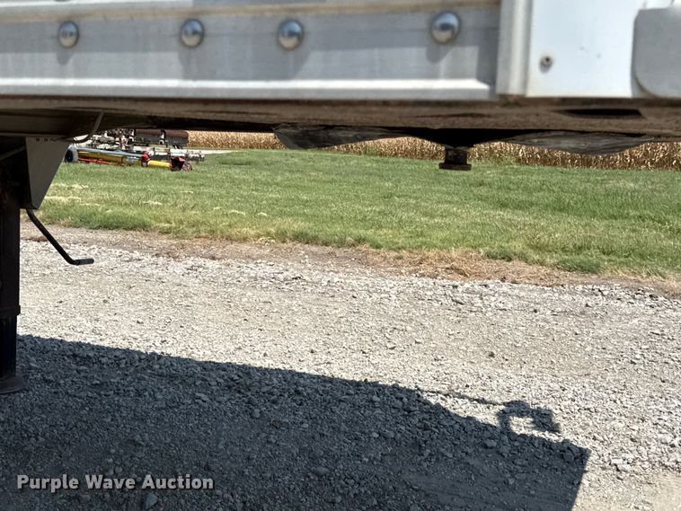 image for item EV6108 2004 Timpte grain trailer