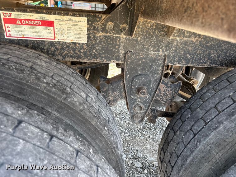 image for item EV6108 2004 Timpte grain trailer