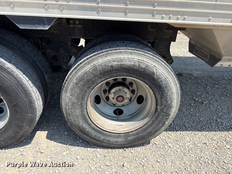 image for item EV6108 2004 Timpte grain trailer