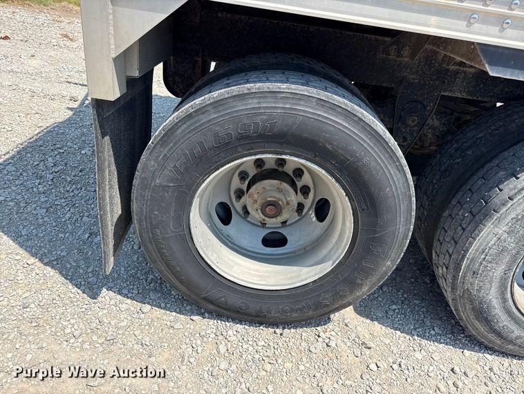 image for item EV6108 2004 Timpte grain trailer