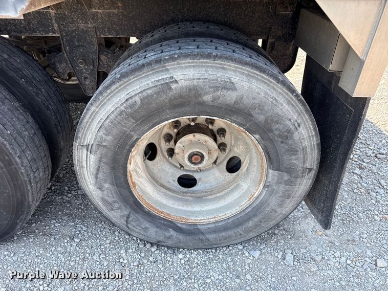 image for item EV6108 2004 Timpte grain trailer