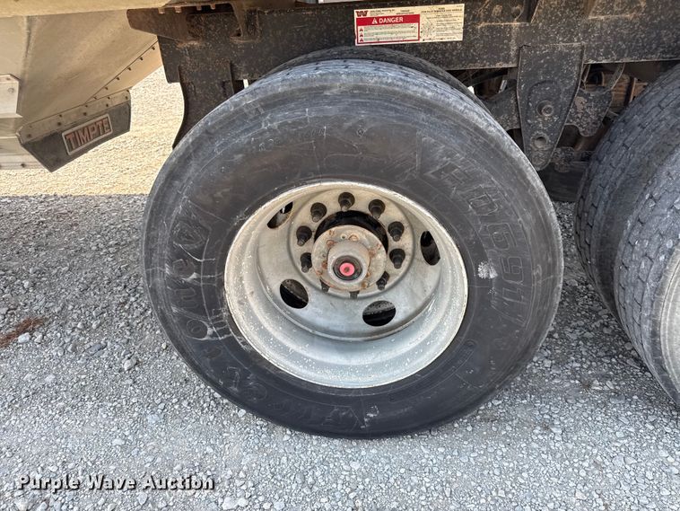 image for item EV6108 2004 Timpte grain trailer