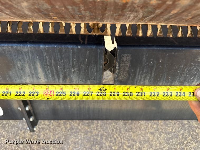image for item EW4072 Harvest International Inc. 3840 header trailer