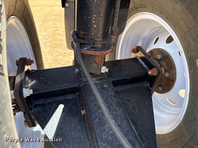 image for item EW4072 Harvest International Inc. 3840 header trailer