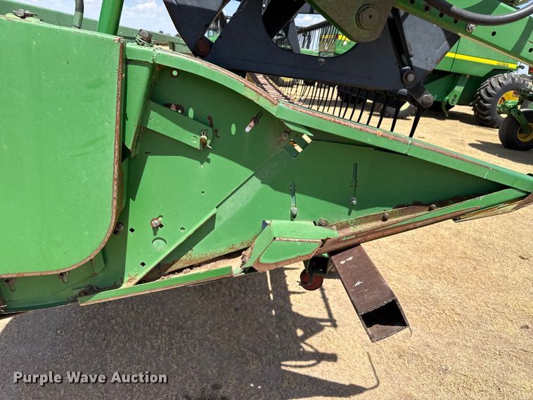 image for item EW4075 John Deere 930 rigid head