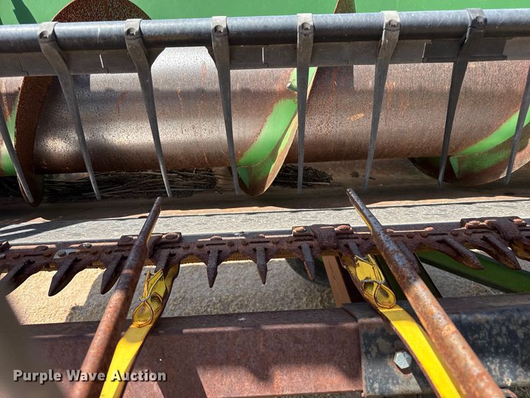 image for item EW4075 John Deere 930 rigid head