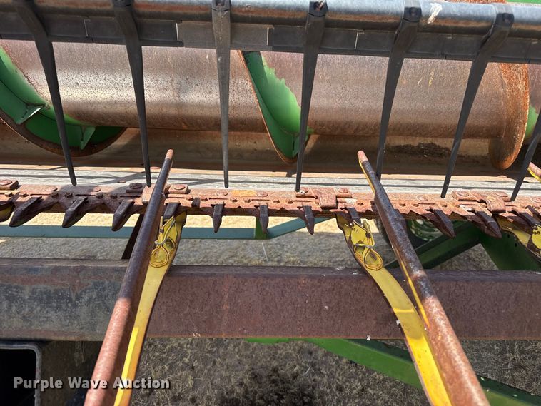 image for item EW4075 John Deere 930 rigid head