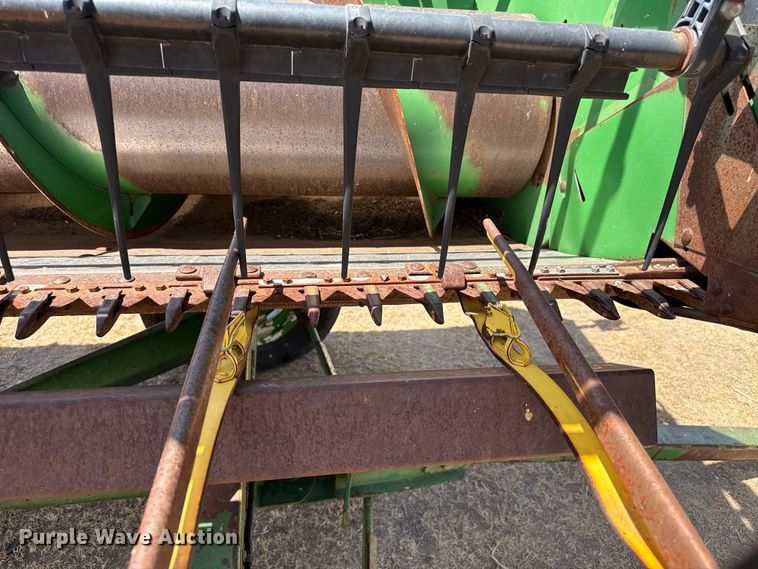 image for item EW4075 John Deere 930 rigid head