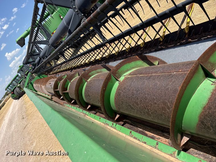 image for item EW4075 John Deere 930 rigid head